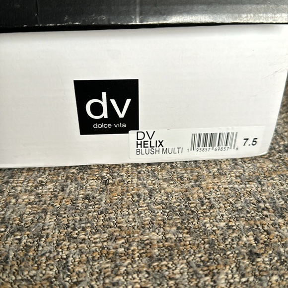 New withtags Dulce Vida sneakers - Picture 4 of 4